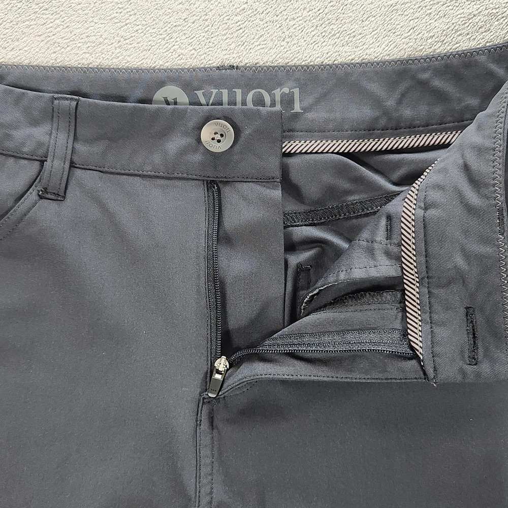 Vuori Pants Mens 30x32 Gray Slim Fit Performance Tech Chino Travel Casual Wear - Picture 9 of 16